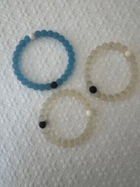 Lot of 3 Lokai Beaded Bracelets – Blue & Clear Transparent Set